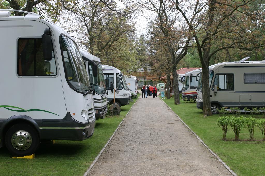 Öko-Park® Panzió-Kemping és Kalandpark Szarvasko Bagian luar foto