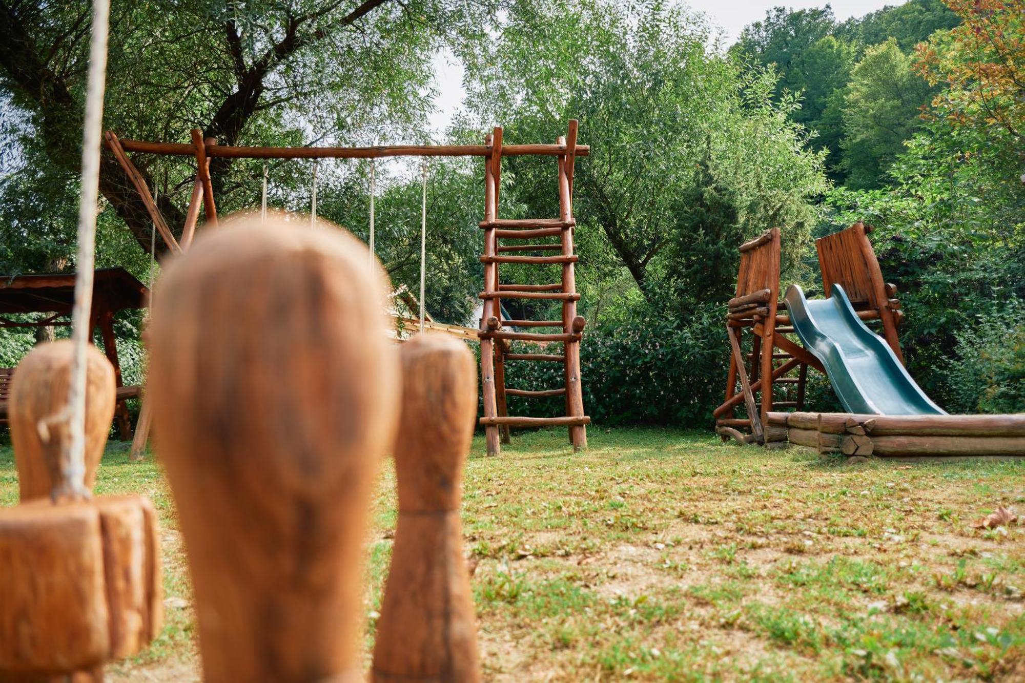 Öko-Park® Panzió-Kemping és Kalandpark Szarvasko Bagian luar foto
