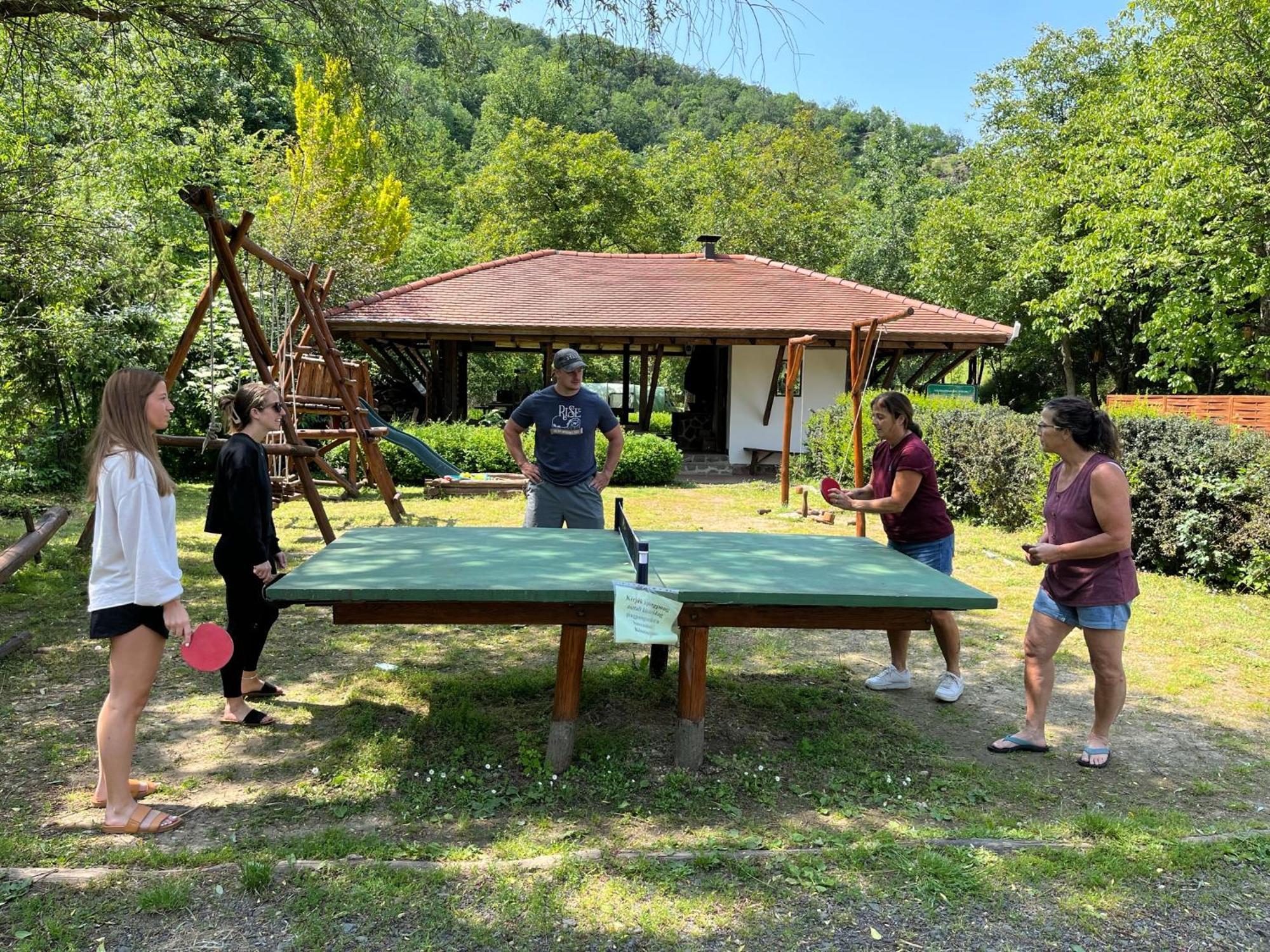 Öko-Park® Panzió-Kemping és Kalandpark Szarvasko Bagian luar foto