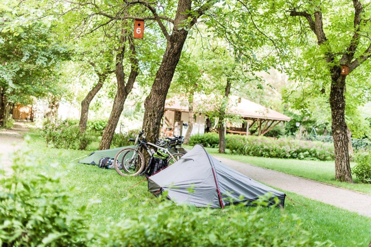 Öko-Park® Panzió-Kemping és Kalandpark Szarvasko Bagian luar foto